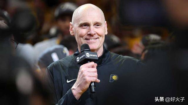“印第安纳步行者：第四节恶魔觉醒！从崩溃之王到NBA最致命关键球队，球迷的电力如何点燃史诗级逆转？”